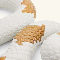 لادرو منحوتة على شكل ثعبان كبيرة ذهبية