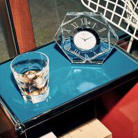 باكارا ساعة الحائط أبيس شفافة