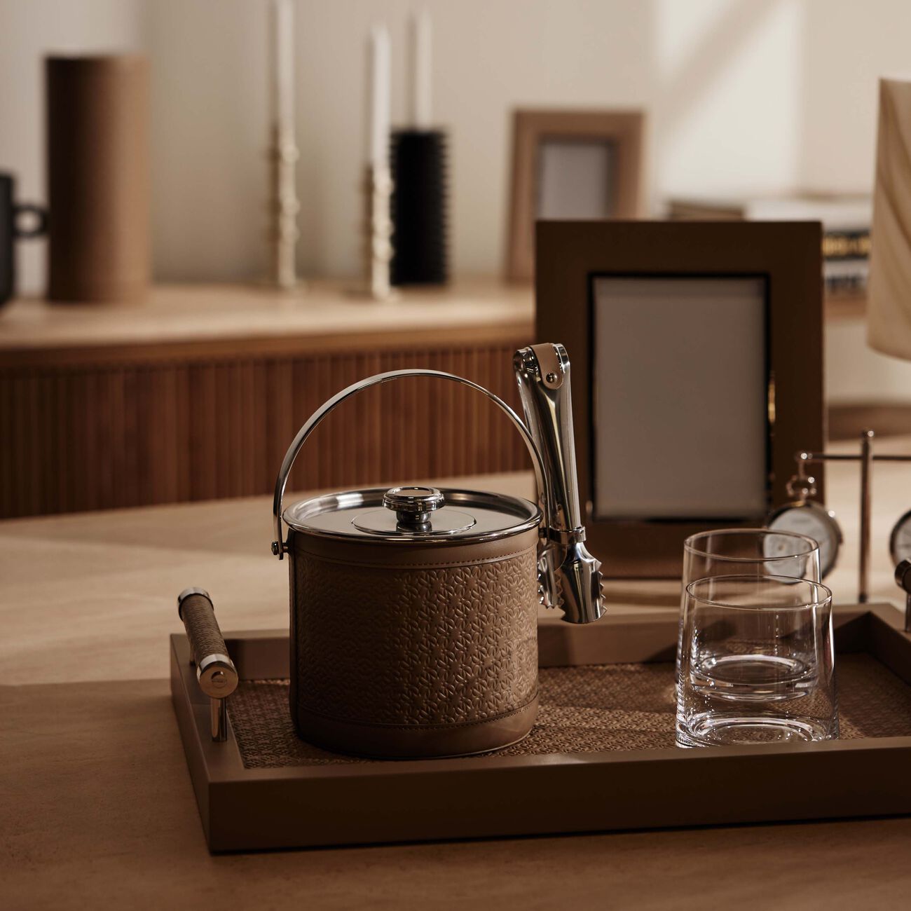 جيوبانيارا دلو الثلج إيلي صعب مونوغرام موتون