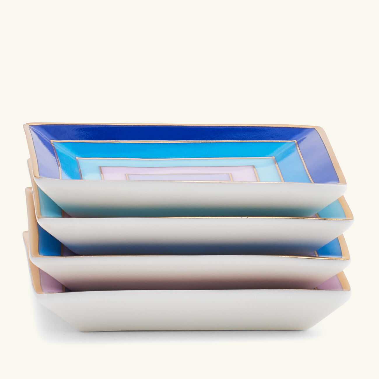 طقم سكالا مؤلف من 4 صينيات للحلى والمجوهرات صغيرة باللون الأزرق جوناثان أدلر طقم سكالا مؤلف من 4 صينيات للحلى والمجوهرات صغيرة باللون الأزرق