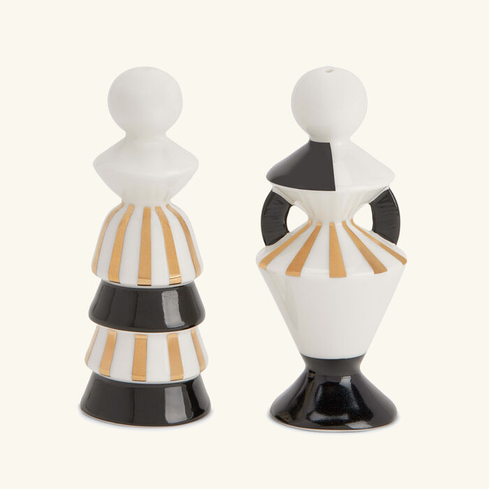 جوناثان أدلر مرشتا الملح والفلفل فيينا باللون الأبيض