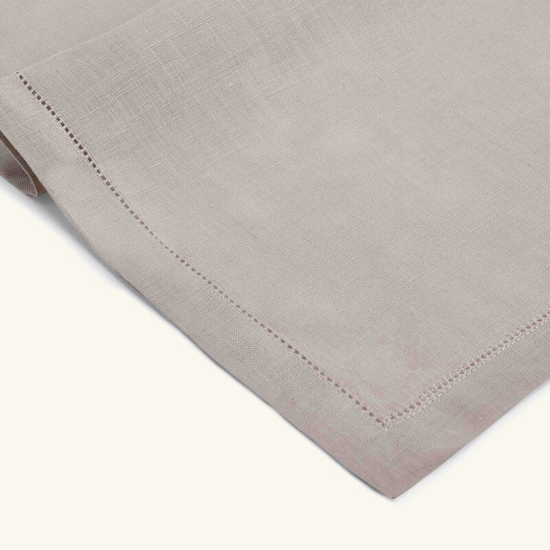 منديل فيليز رمادي كاترين دينوال منديل فيليز رمادي