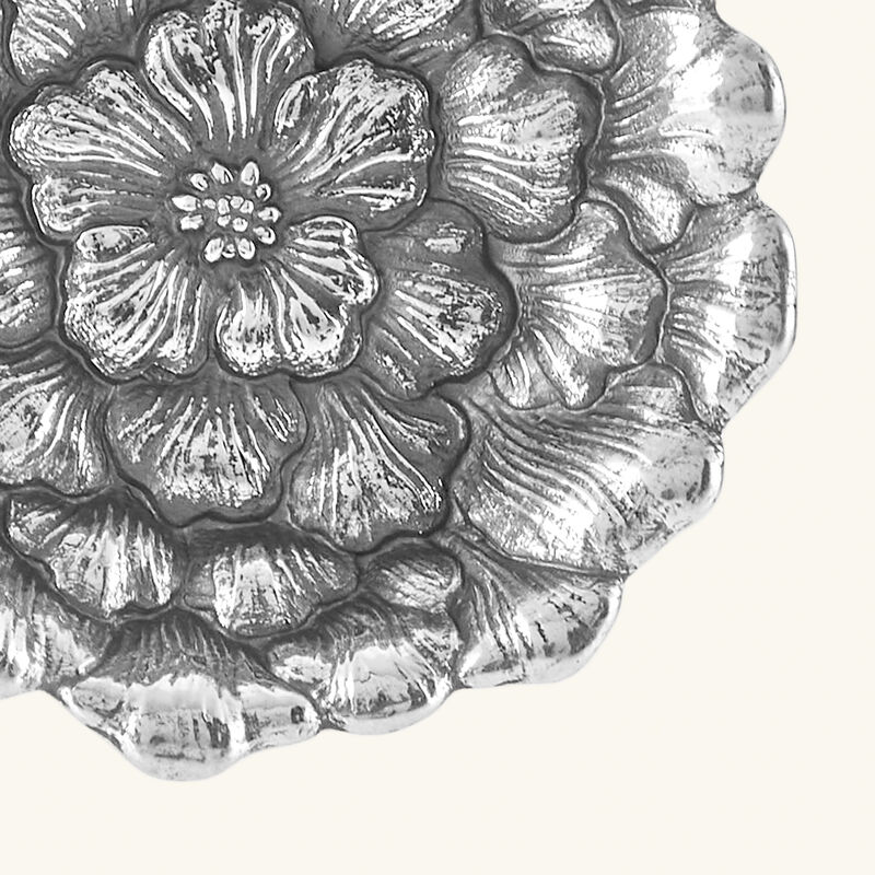 بوتشيلاتي وعاء على شكل زهرة الجاردينيا فضي بحجم صغير