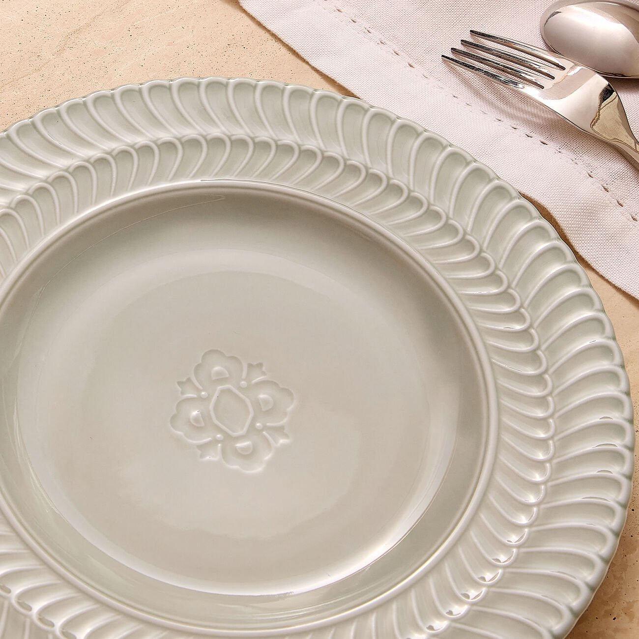 بوتشيلاتي طبق الحلويات روش أخضر بتصميم مستدير 22سم