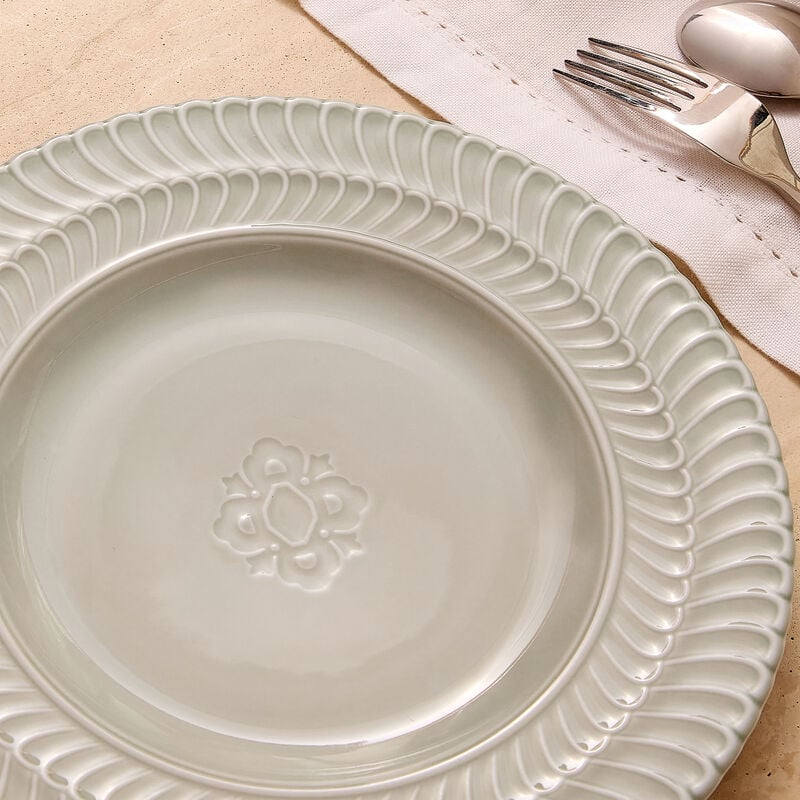 طبق الحلويات روش أخضر بتصميم مستدير 22سم بوتشيلاتي طبق الحلويات روش أخضر بتصميم مستدير 22سم