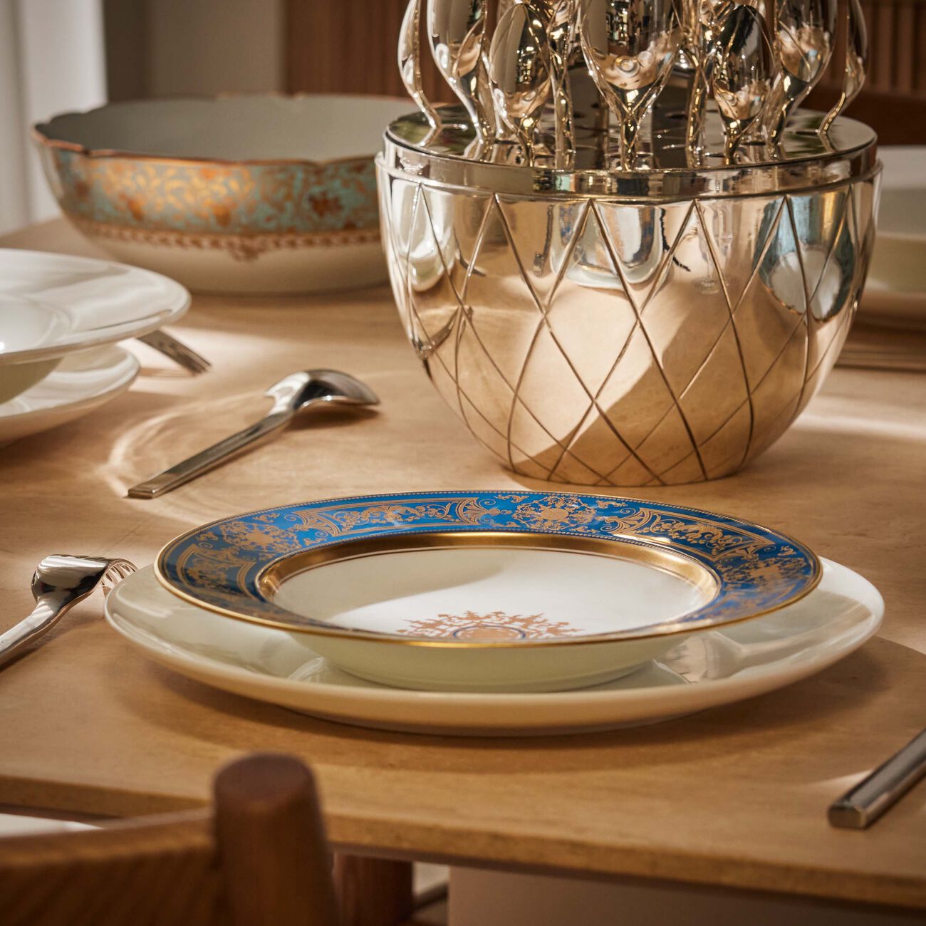 bernardaud aux rois soup plate round gold