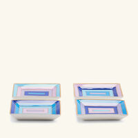 طقم سكالا مؤلف من 4 صينيات للحلى والمجوهرات صغيرة باللون الأزرق جوناثان أدلر طقم سكالا مؤلف من 4 صينيات للحلى والمجوهرات صغيرة باللون الأزرق