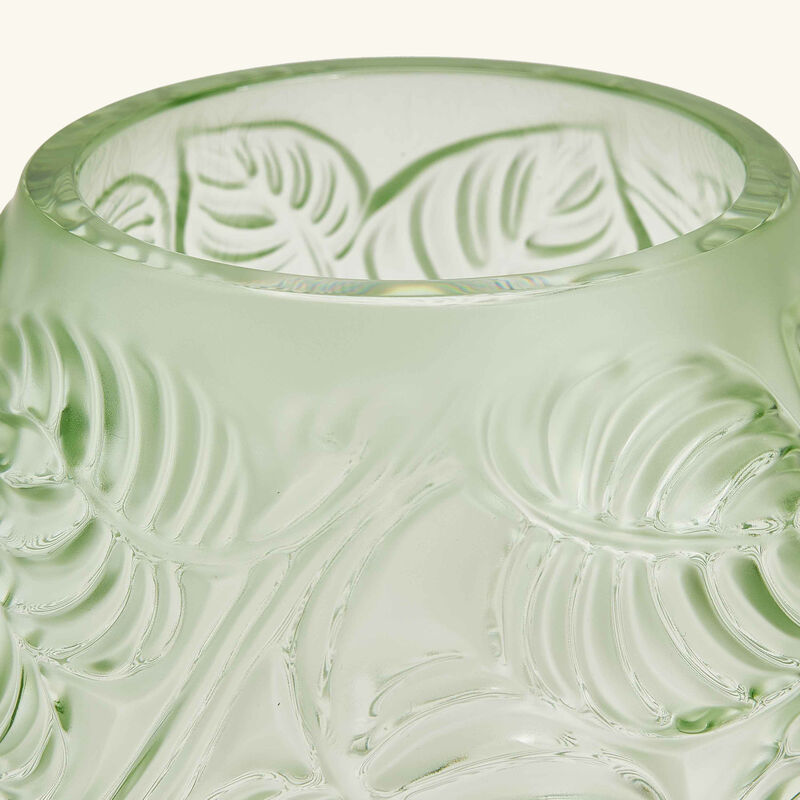 Feuilles Vase Small Green lalique feuilles vase small green