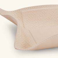 جيوبانيارا صينية إيلي صعب مونوغرام تورون للمقتنيات الصغيرة مربعة باللون البيج