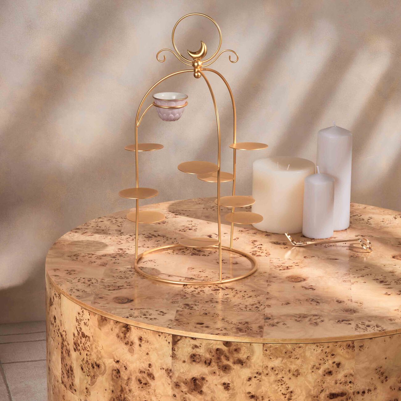 villari peacock extravaganza pastry stand   coffee cup holder gold