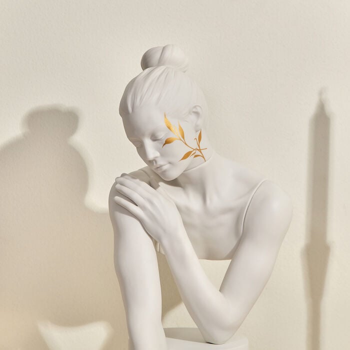Reflection Of Nature - Her Sculpture Large White lladro reflection of nature her sculpture large white