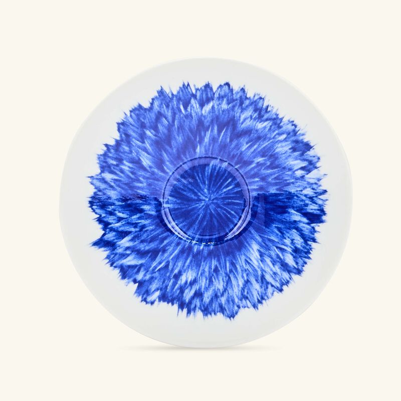 برناردو فنجان الشاي إن بلوم مع صحنه أزرق