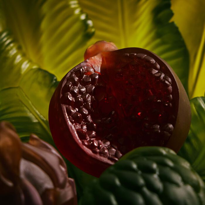 دوم منحوتة توتي فروتي على شكل رمان