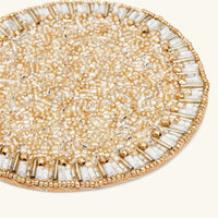 طقم بيفل مؤلف من أربع قواعد للأكواب بلون ذهبي كيم سيبيرت طقم بيفل مؤلف من أربع قواعد للأكواب بلون ذهبي