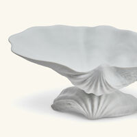 لوبجيه قطعة ديكور مركزية نبتون متوسطة باللون الأبيض