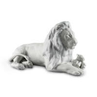 Lion With Cub Figurine, small