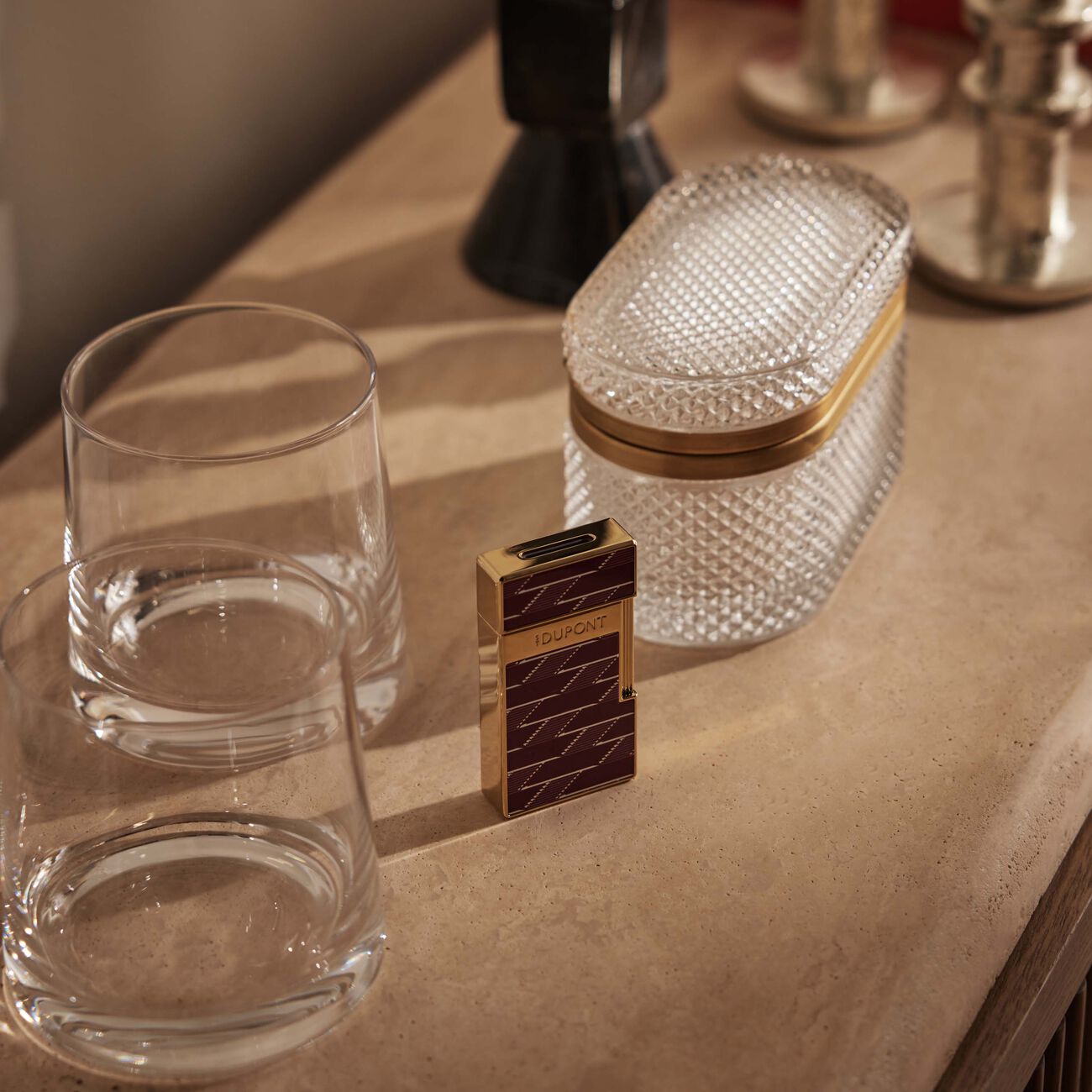 اس تي دوبون ولّاعة بيجي مونوجرام 1872 باللون البرغندي