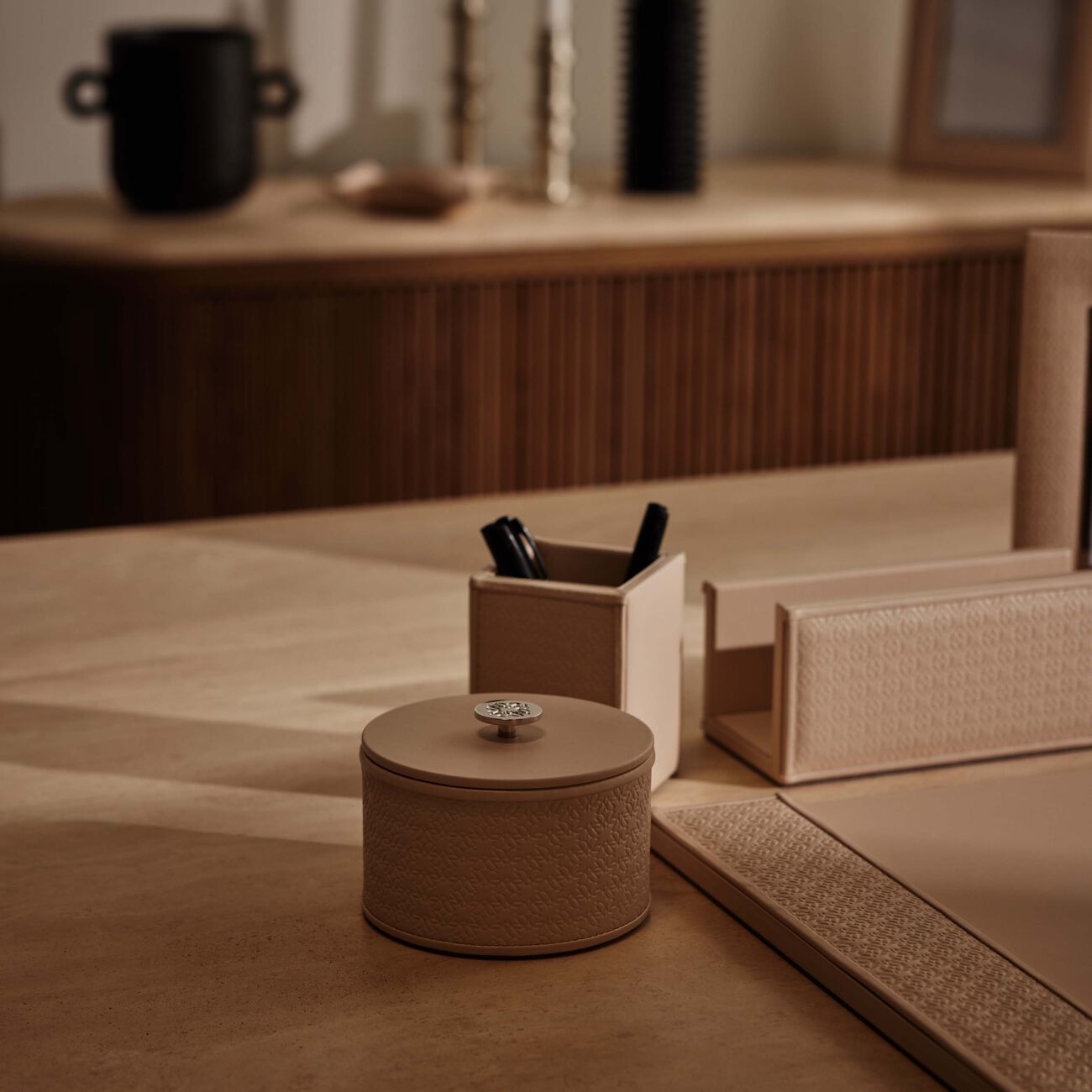 Elie Saab Trinket Box Round Small Torrone Beige giobagnara elie saab trinket box round small torrone beige