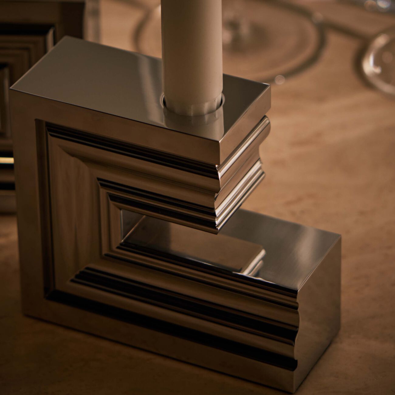 حامل الشموع بيرسبيكتفز الثنائي من الكروم بالحجم الكبير كريستوفل حامل الشموع بيرسبيكتفز الثنائي من الكروم بالحجم الكبير