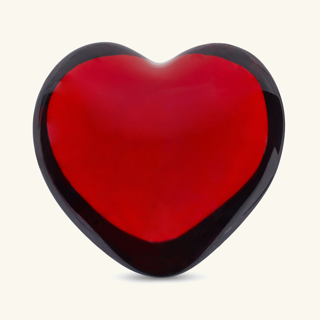 باكارا منحوتة كيوبد هارت صغيرة حمراء