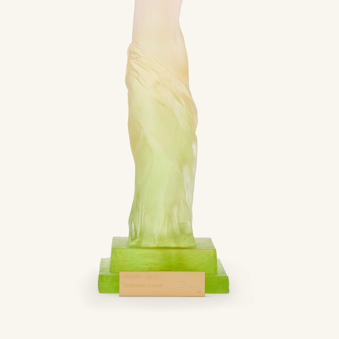 daum v nus sculpture medium